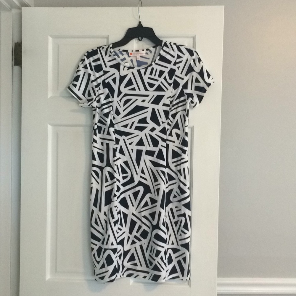 Geometric patterned dress
